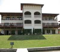 Lodge Villa